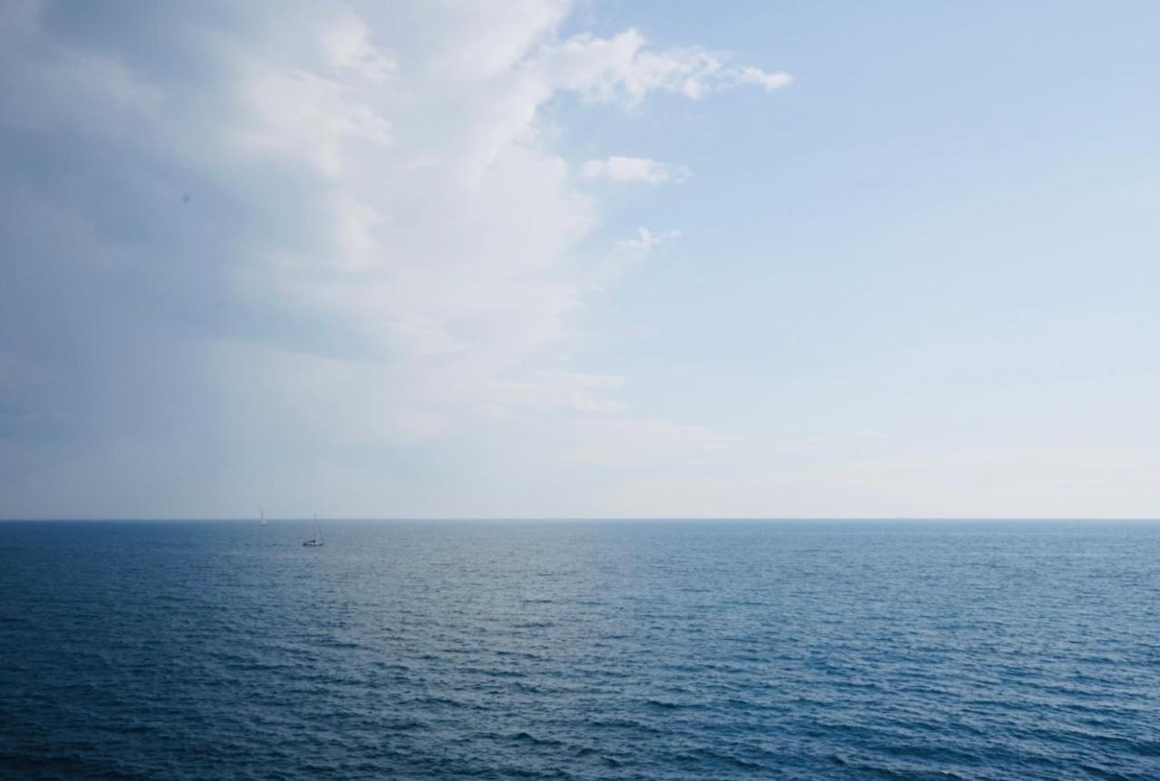Ca De Ma - Sea Front Apartment Cenova Dış mekan fotoğraf